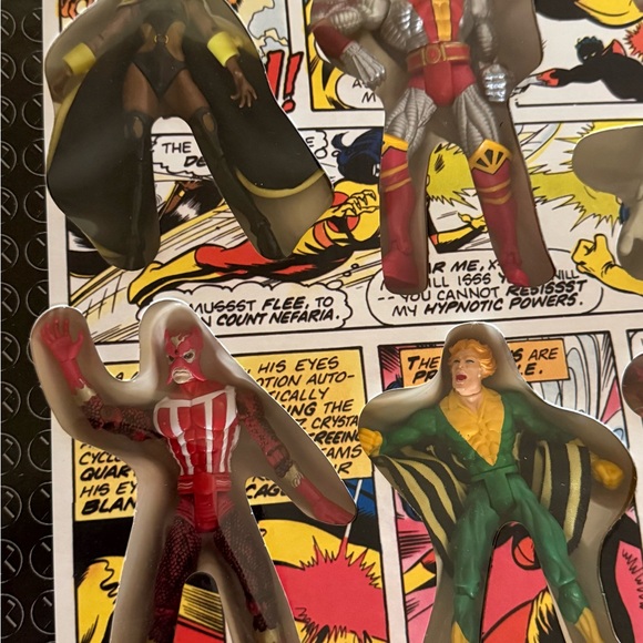 Marvel Giant-Size X-Men Comic Book Action Figures - Picture 6 of 7